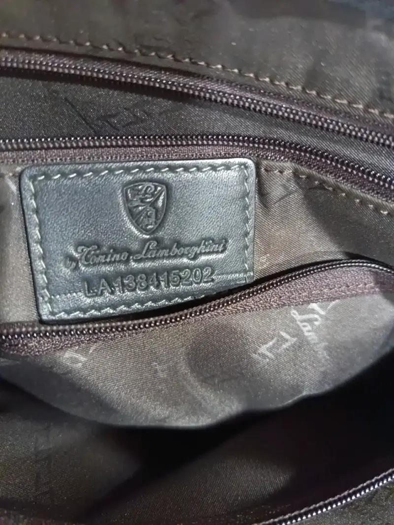 Bolso de cuero negro con correa ajustable - 2