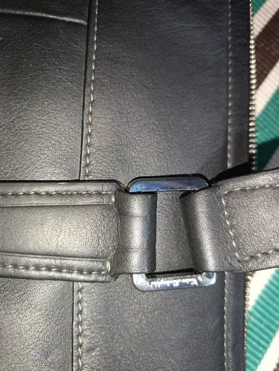 Bolso de cuero negro con correa ajustable - miniatura 3