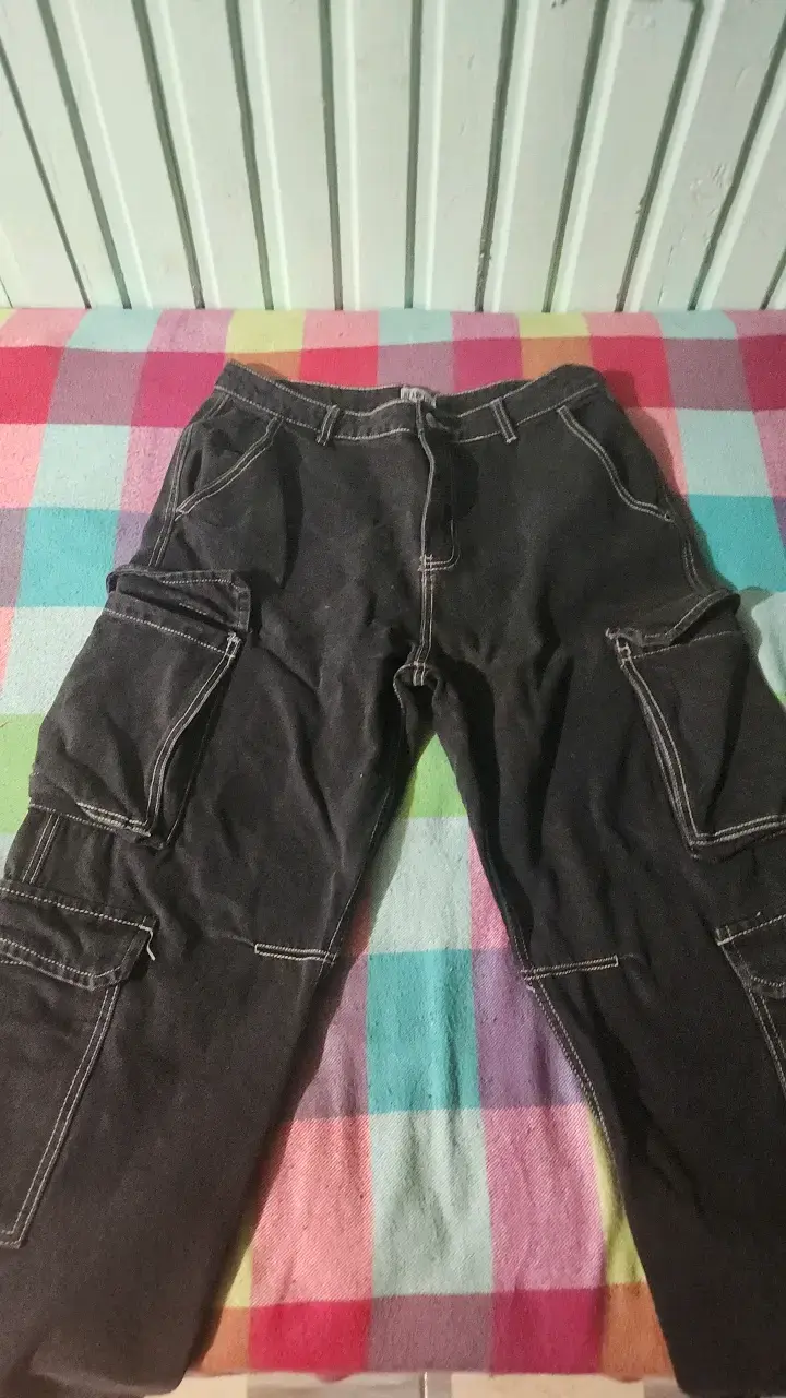 Pantalon baggys color negro - 1