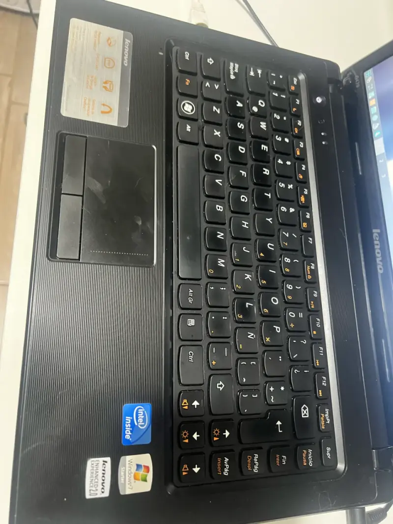 Laptop Lenovo G470 con Intel y antix Lynux - 3