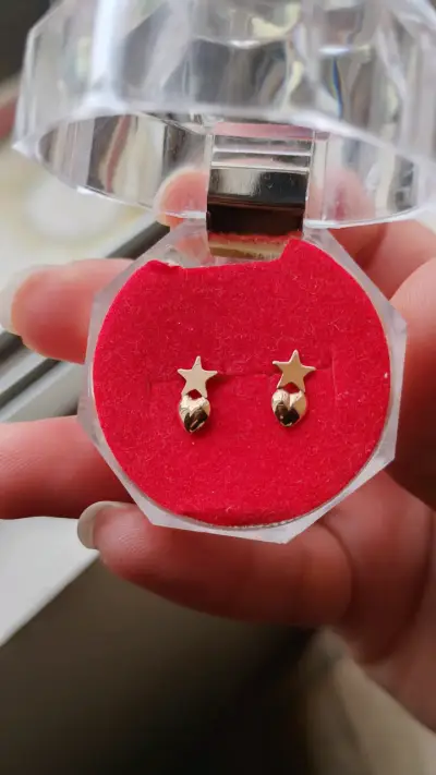 Se venden aros de oro de niña 18k - miniatura 1
