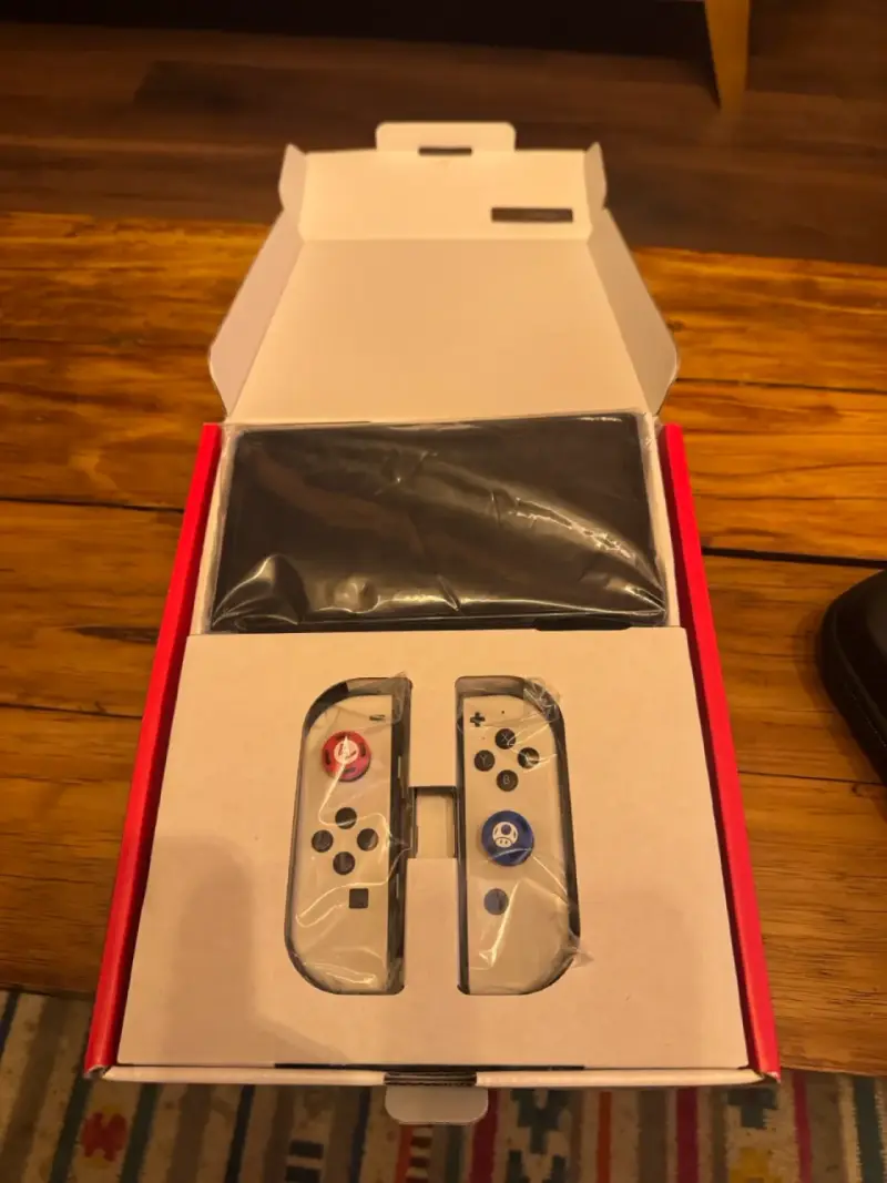 Consola Nintendo Switch con Joy-Con personalizados - 5