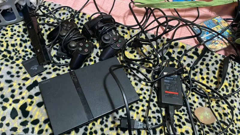 Consola PlayStation 2 Slim con accesorios