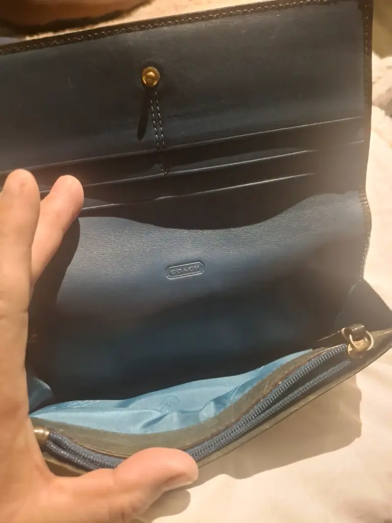 Cartera de mano Coach marrón con monograma - 4