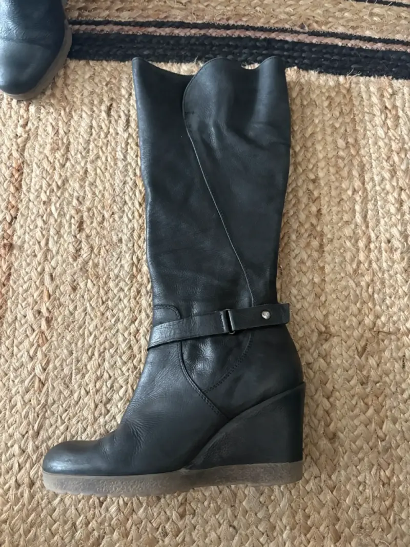 Botas negras de cuero con tacón alto - 3