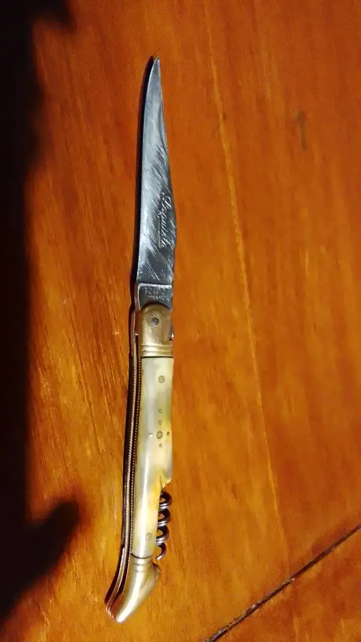 Navaja plegable con sacacorchos y mango de madera - 1