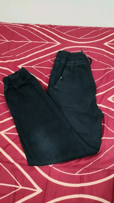 Jogger negros para niños talla 10 - miniatura 1