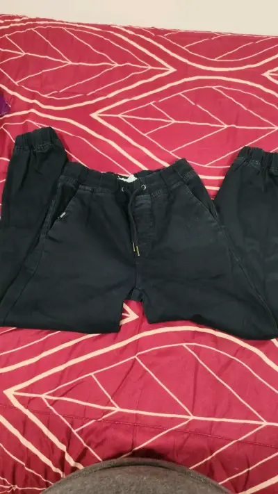 Jogger negros para niños talla 10 - miniatura 2