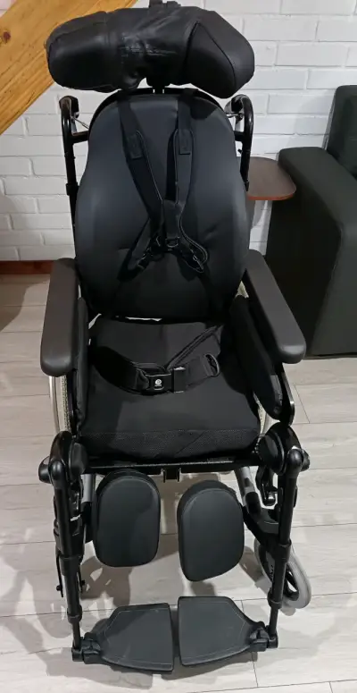 Silla de ruedas reclinable Breezy negra Relax 2 - miniatura 1