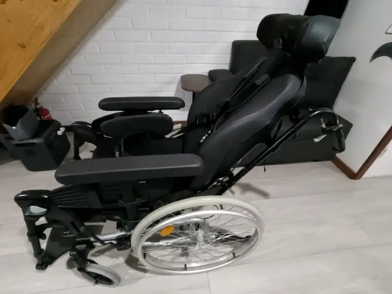 Silla de ruedas reclinable Breezy negra Relax 2 - 3