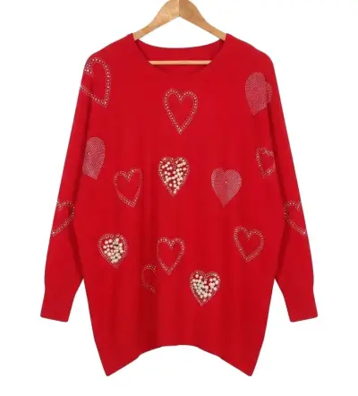 Suéter rojo con corazones decorativos - miniatura 1