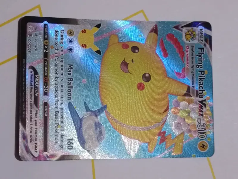 Carta Pokémon Flying Pikachu VMAX holográfica