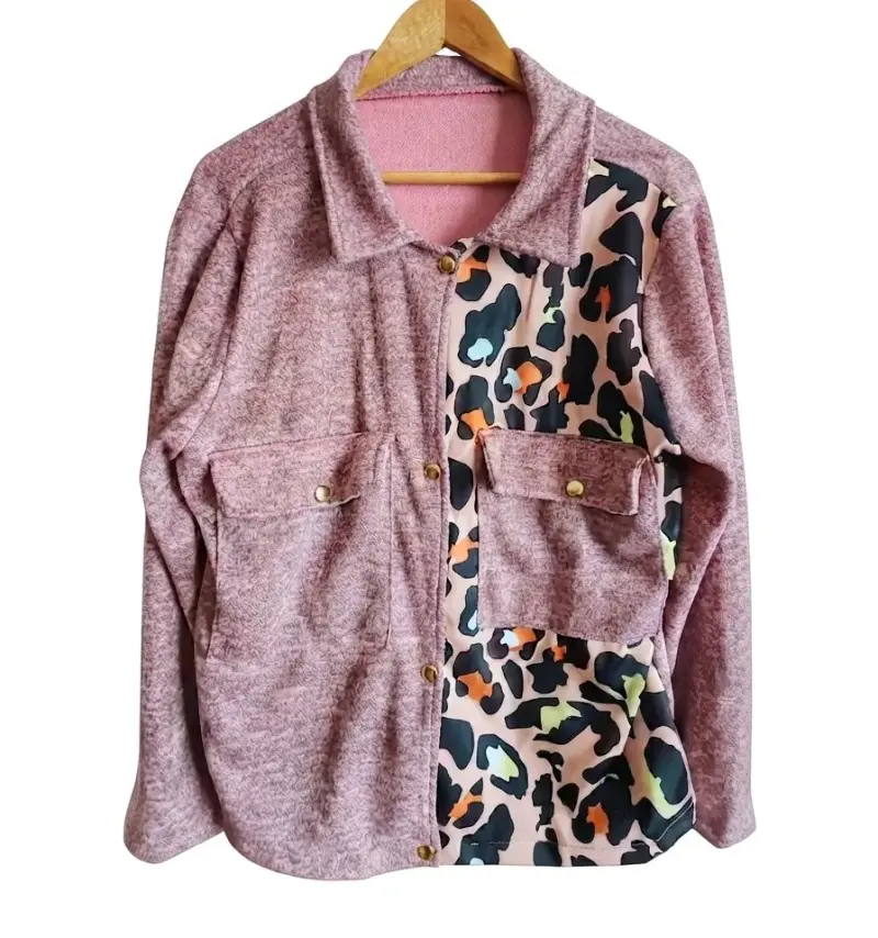 Chaqueta de mujer con estampado animal print - 1