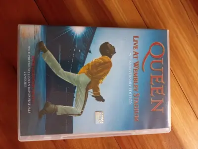 DVD Queen Live at Wembley Stadium Edición 25 Aniversario - miniatura 1