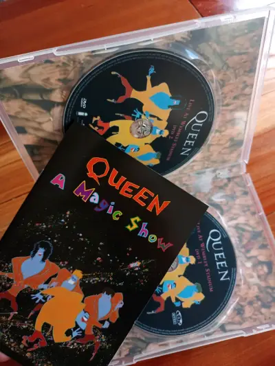 DVD Queen Live at Wembley Stadium Edición 25 Aniversario - miniatura 2