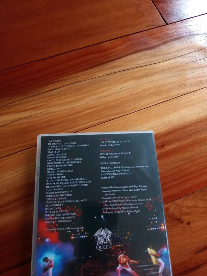 DVD Queen Live at Wembley Stadium Edición 25 Aniversario - 3