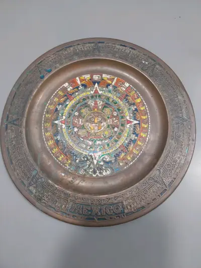 Plato decorativo calendario azteca de cobre - miniatura 1