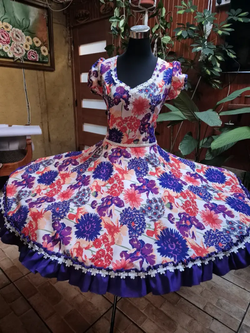 Vestido de fiesta floral colorido