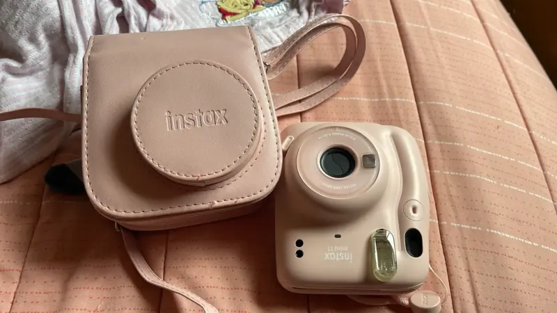 Cámara instantánea Fujifilm Instax Mini 11 rosa con funda - 2