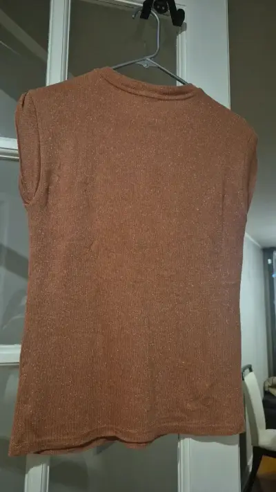 Polera sin mangas color marrón para mujer - miniatura 2