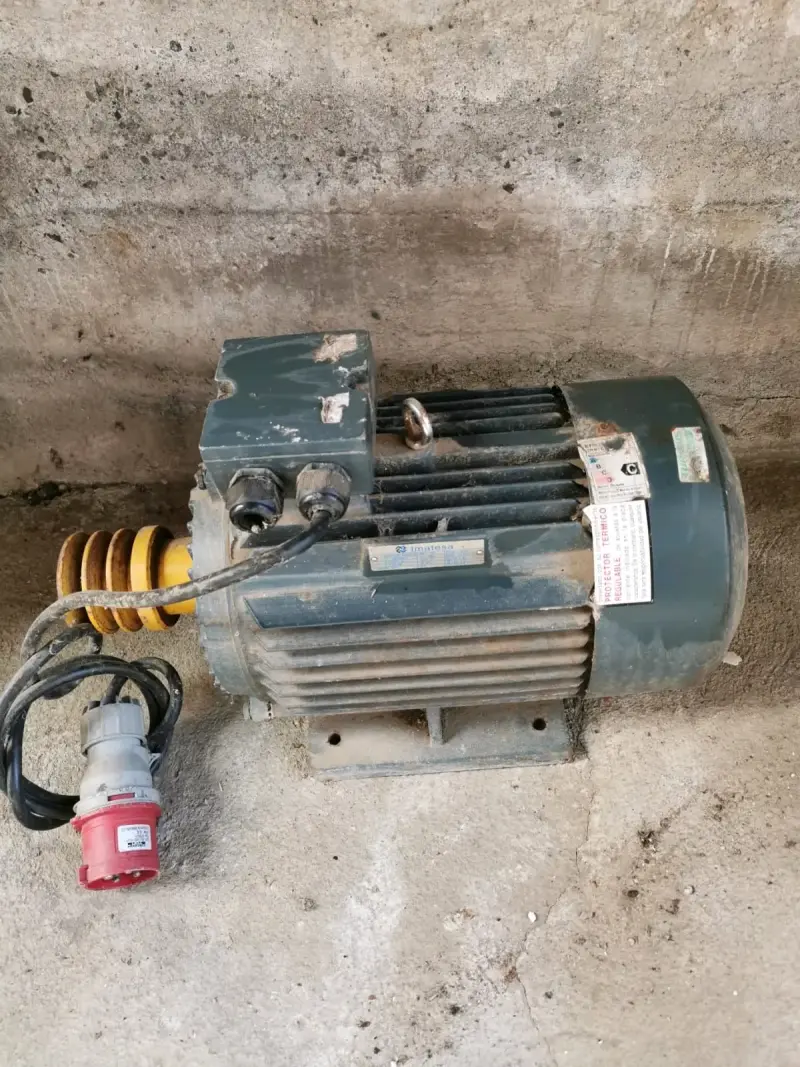 Motor eléctrico trifásico Imatesa 10HP - 1