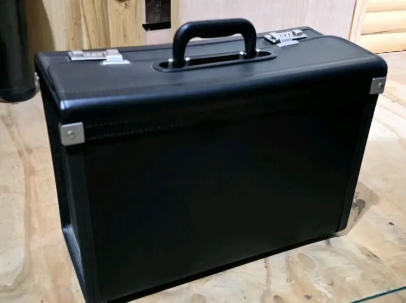Maletín Negro Saxoline Voyager 090 - 1