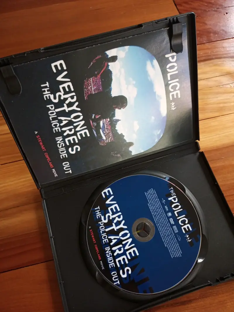 DVD documental The Police Everyone Stares - 3