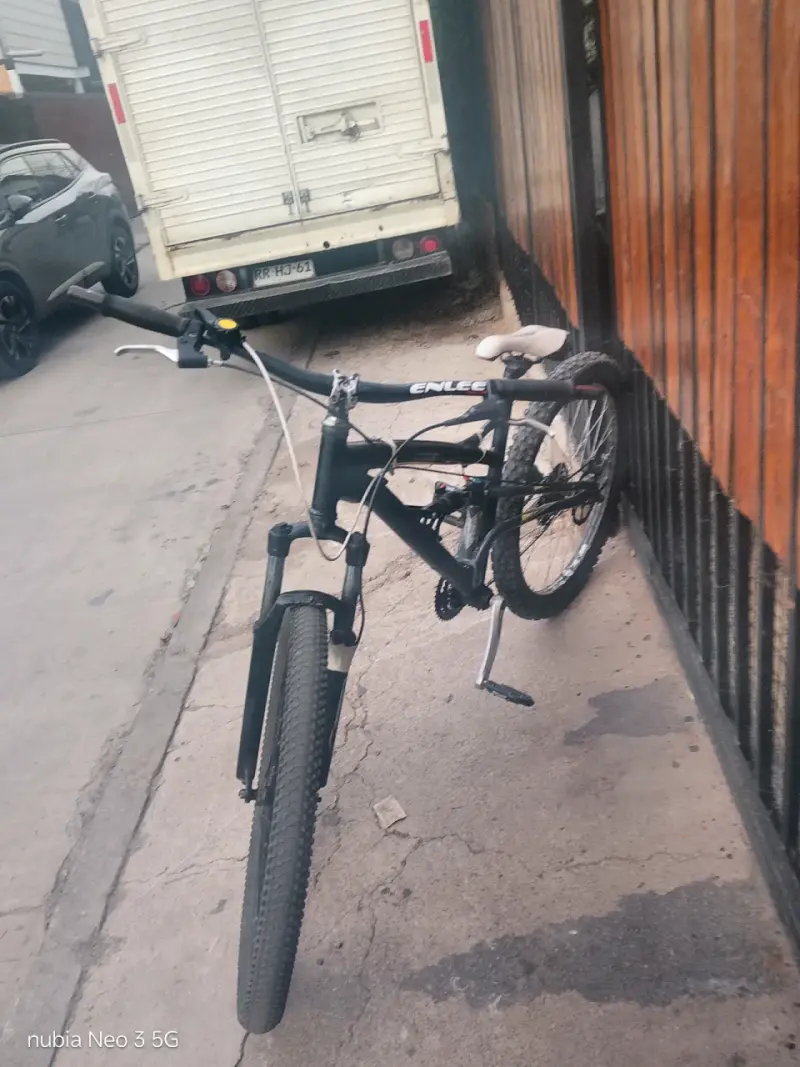 Bicicleta de montaña OXFORD negra con suspensión - 2