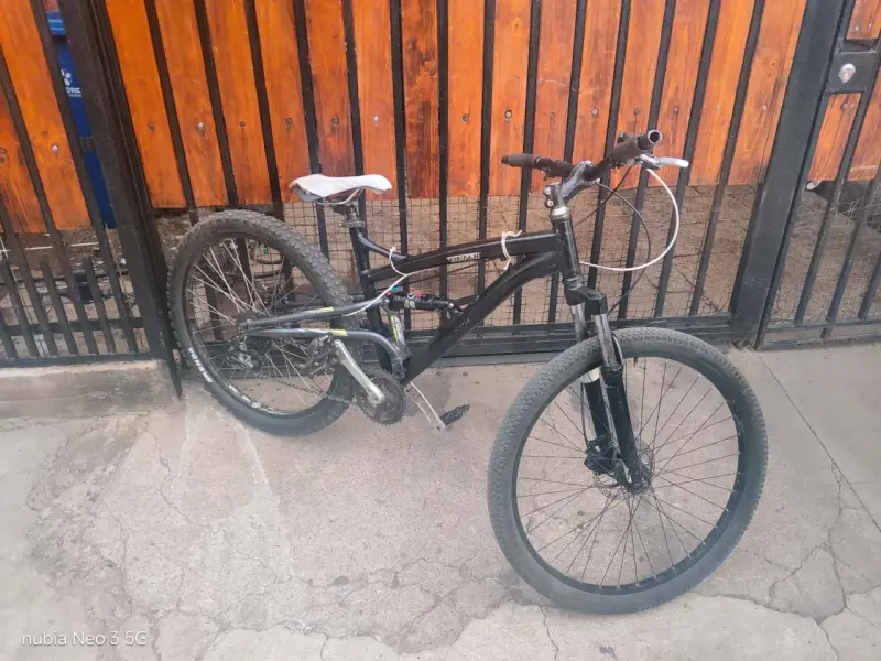 Bicicleta de montaña OXFORD negra con suspensión - 4