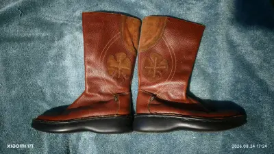 Botas de cuero marrón con suela antideslizante - miniatura 2