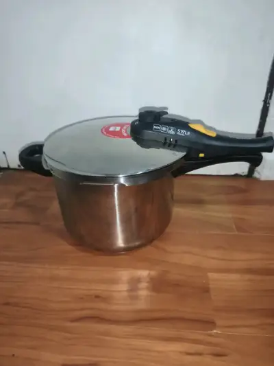 Olla a presión Magefesa Style de acero inoxidable - miniatura 1