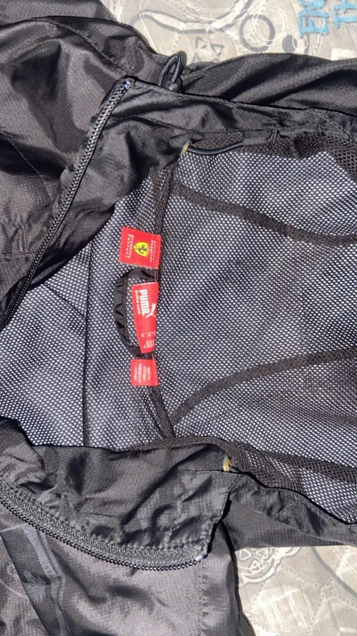 Chaqueta deportiva negra con capucha Ferrari - 5