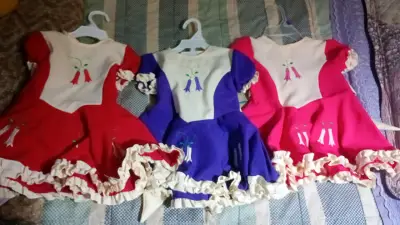 Vestidos de huasa para niña en tres colores - miniatura 1