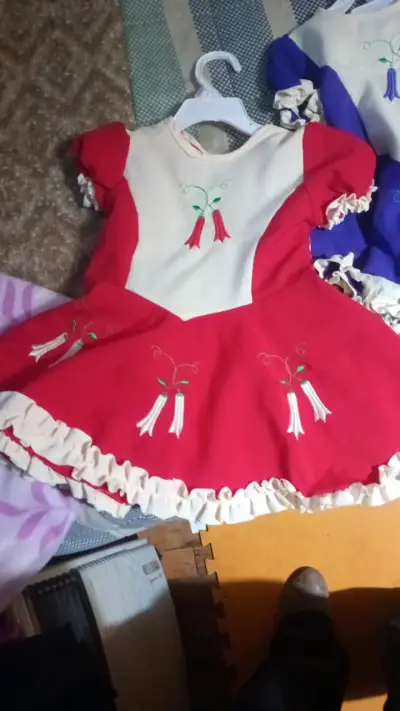 Vestidos de huasa para niña en tres colores - miniatura 2
