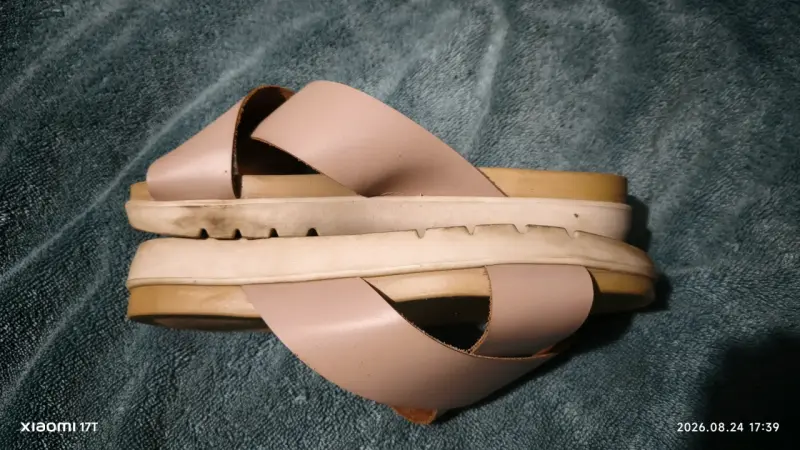 Sandalias planas rosadas Bata talla 36 - 4