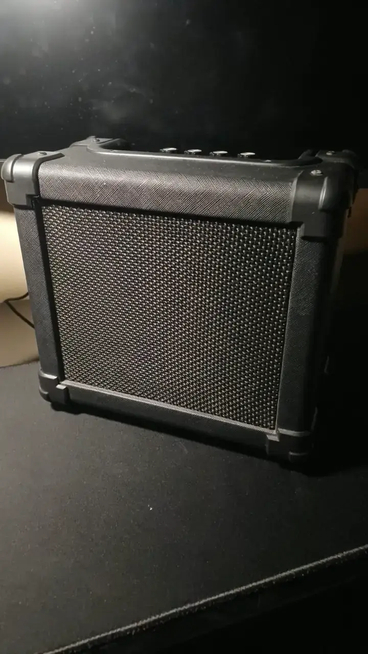 Amplificador Ibanez IBZ2G + Adaptador AC 12V - 2