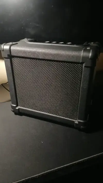 Amplificador Ibanez IBZ2G + Adaptador AC 12V - miniatura 2