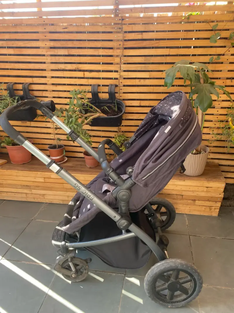 Coche de bebé Epic 5G con silla de auto - 2