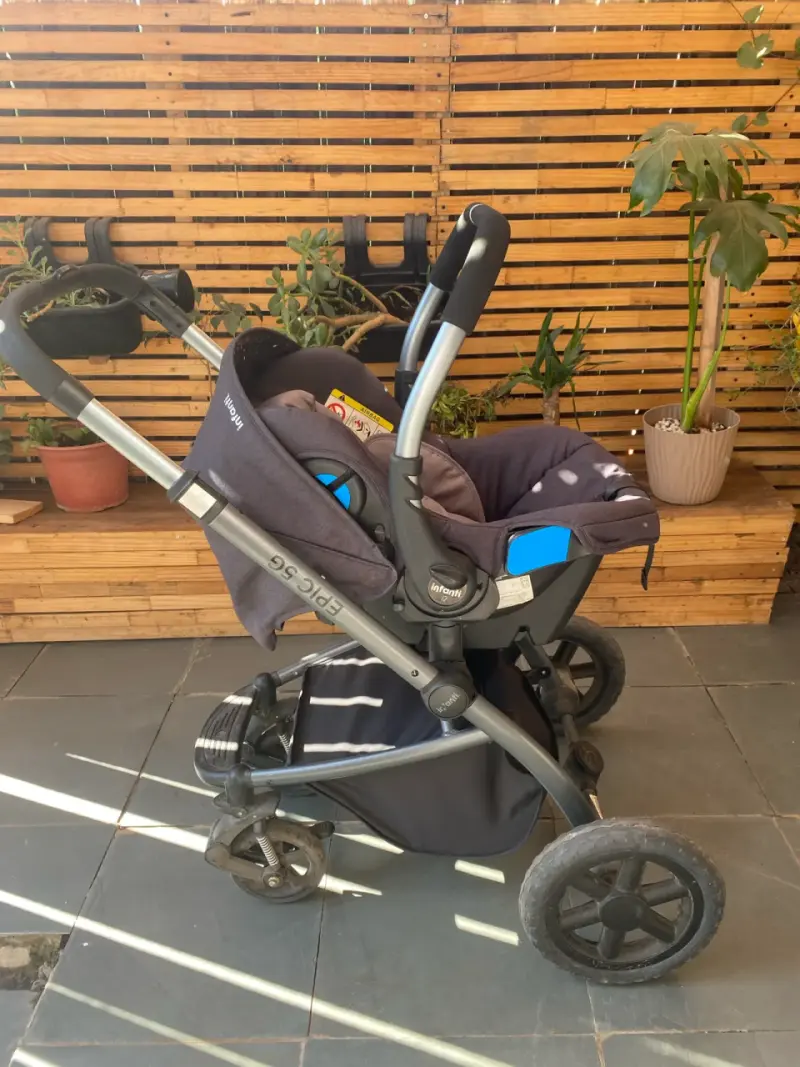 Coche de bebé Epic 5G con silla de auto - 3