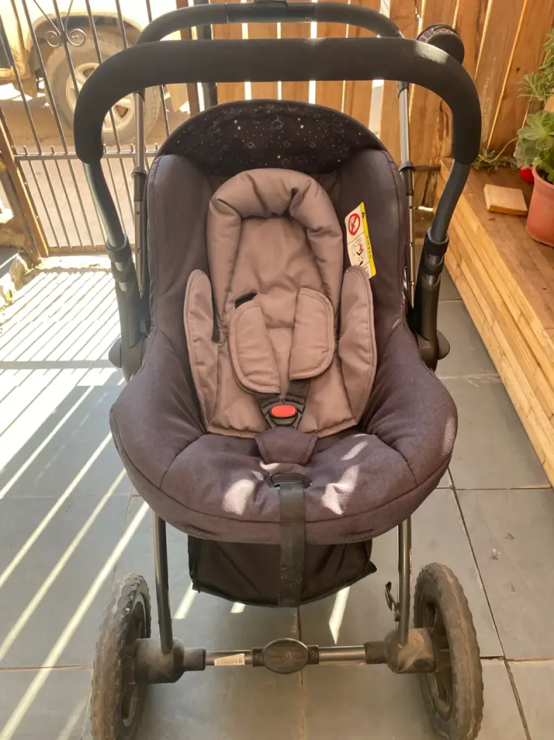 Coche de bebé Epic 5G con silla de auto - 4