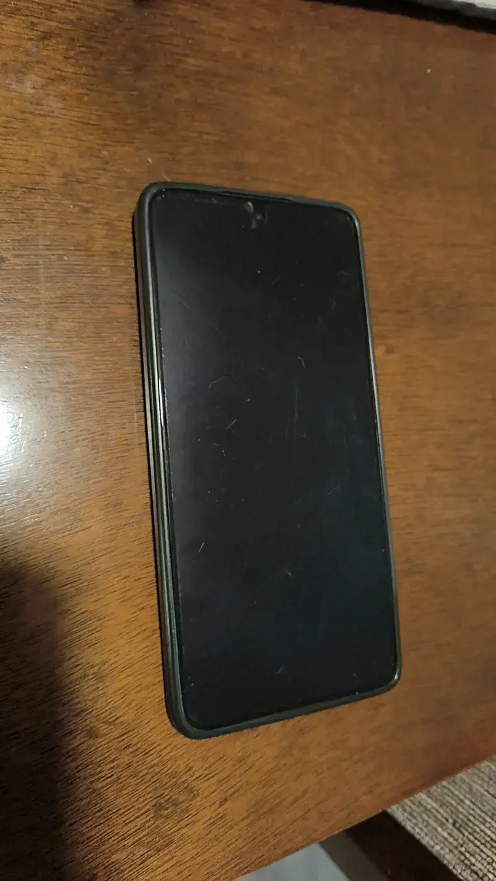 Smartphone Xiaomi 14T con cargador rápido - 1