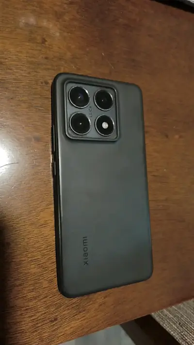 Smartphone Xiaomi 14T con cargador rápido - miniatura 2