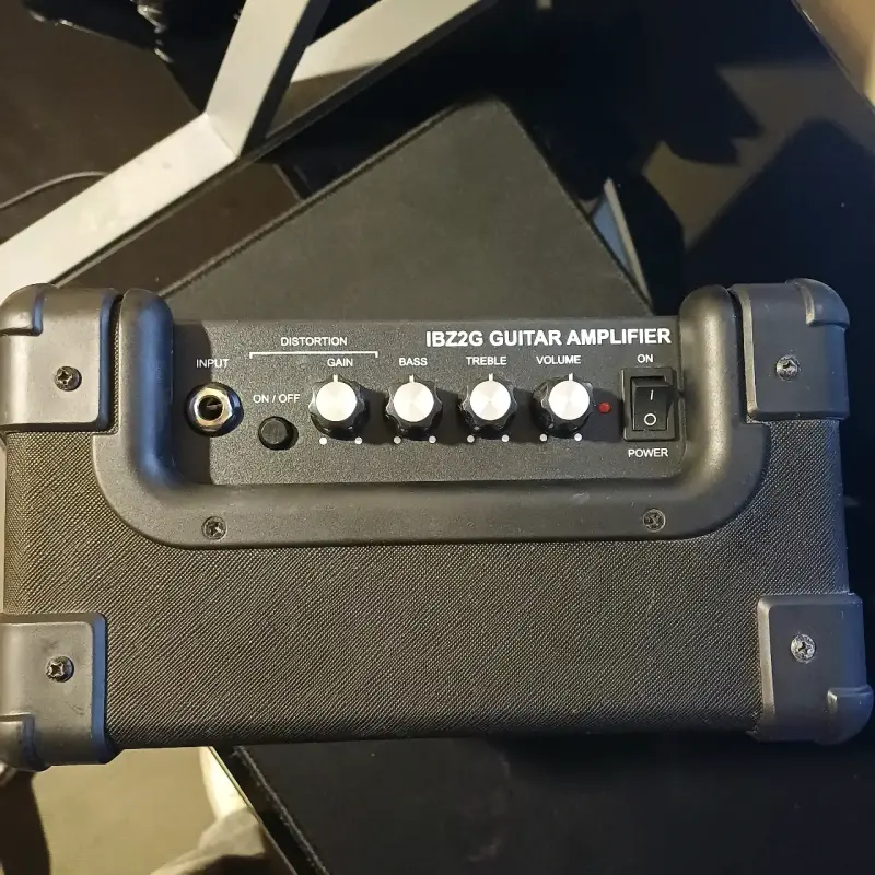 Amplificador Ibanez IBZ2G + Adaptador AC 12V - 3
