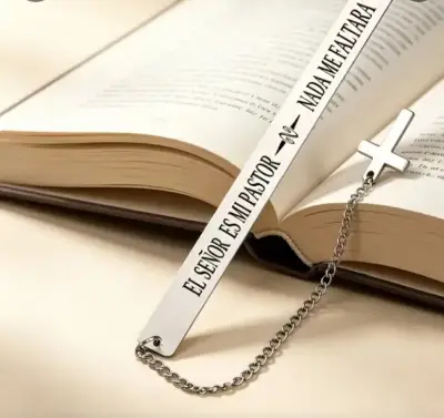 Separador de libros con cadena y cruz marcapáginas - miniatura 1