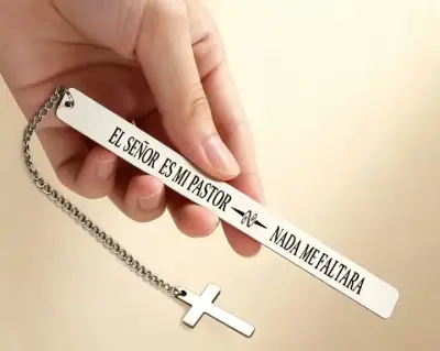 Separador de libros con cadena y cruz marcapáginas - miniatura 3