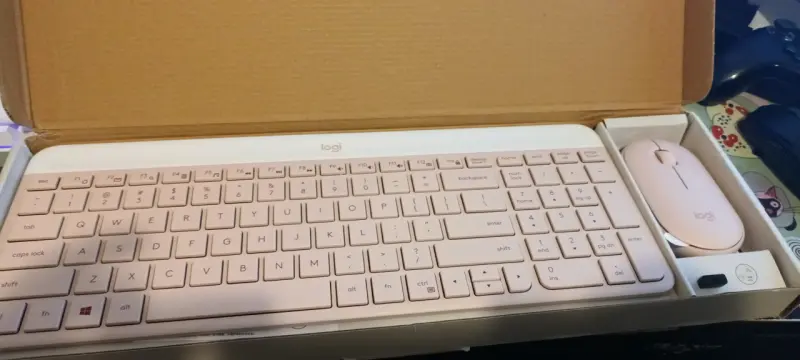 Combo teclado y mouse Logitech MK470 rosa - 2