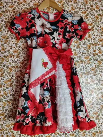 Vestido de huasa para niña con pañuelo - miniatura 4