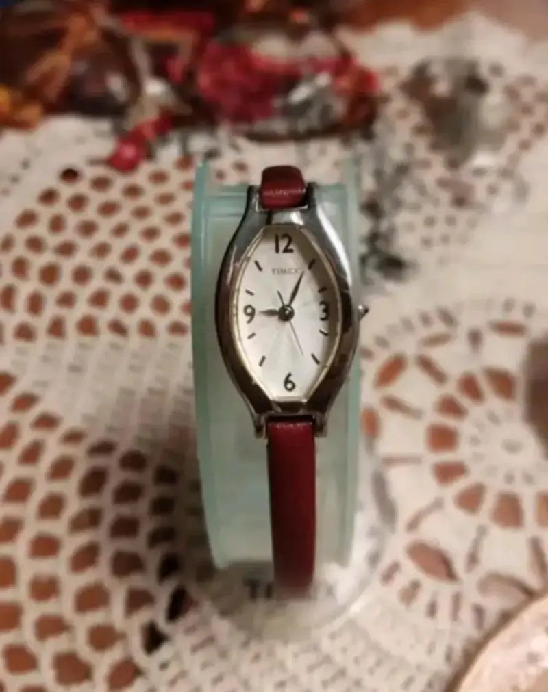 Reloj Timex de mujer con correa café