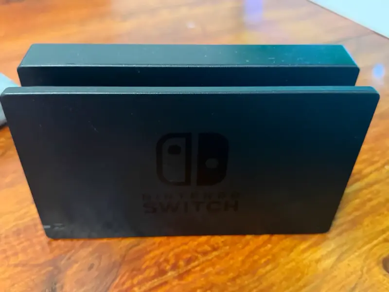 Dock para Nintendo Switch en buen estado - 1