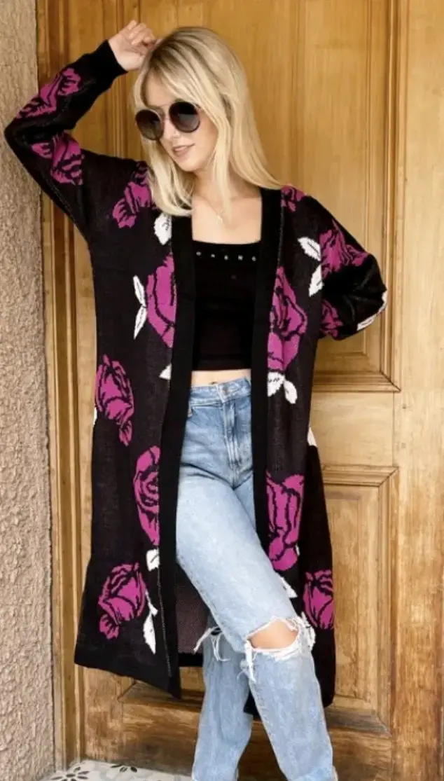 Cardigan largo floral negro y fucsia - 3